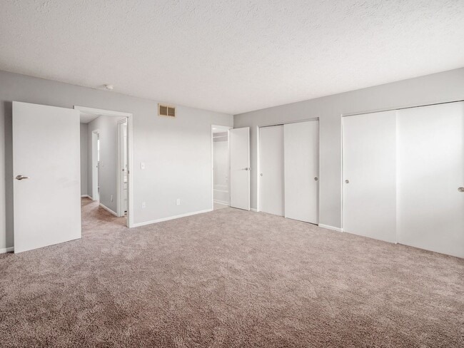 Building Photo - 2017 Queensgate Ln