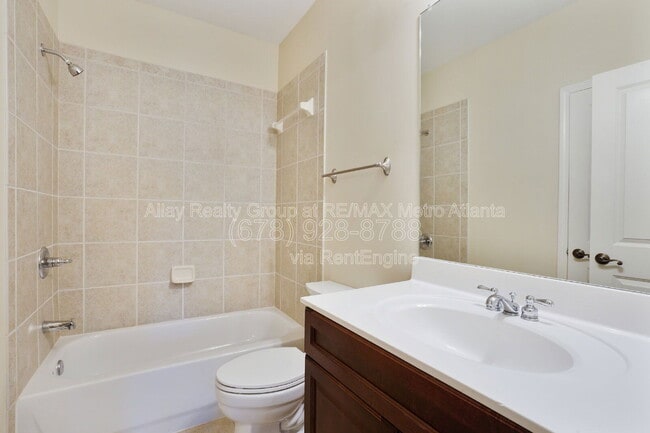 Building Photo - 2675 Rivers Edge Dr NE