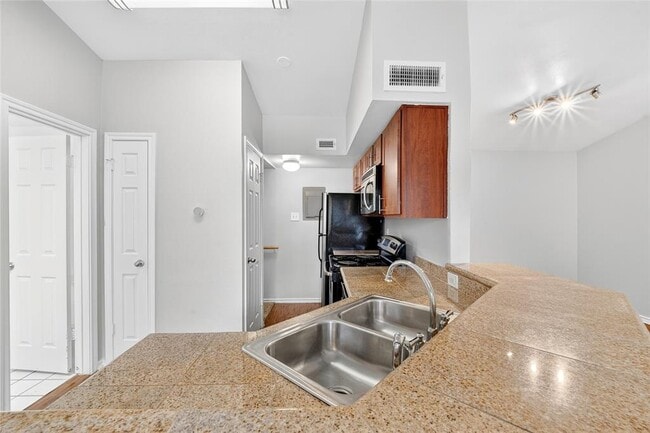 Building Photo - 6804 N Capital of Texas Hwy