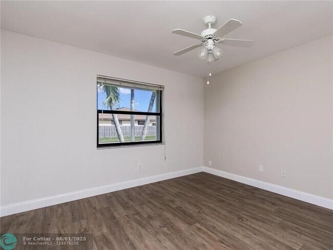 Building Photo - 9420 NW 31st Pl