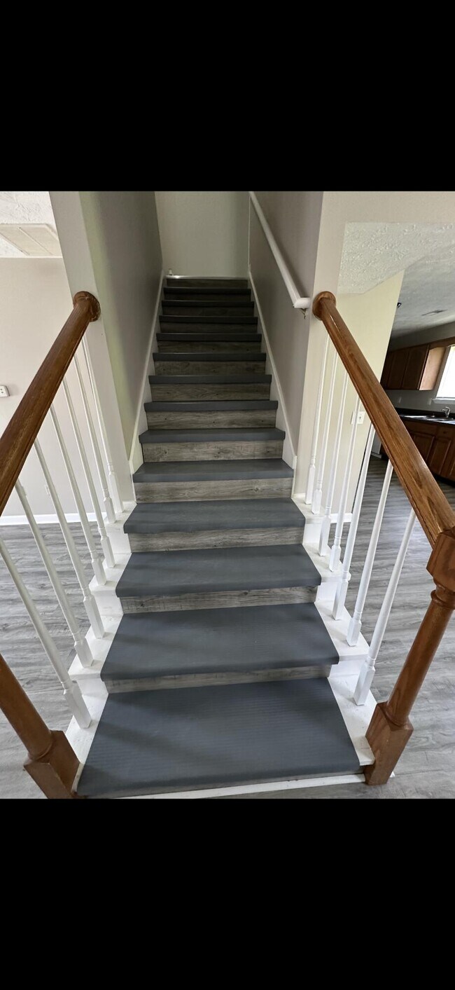 Building Photo - 1049 Blackwell Ct