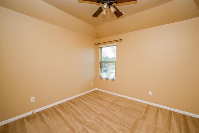 Building Photo - 7818 Iris Glen Ln