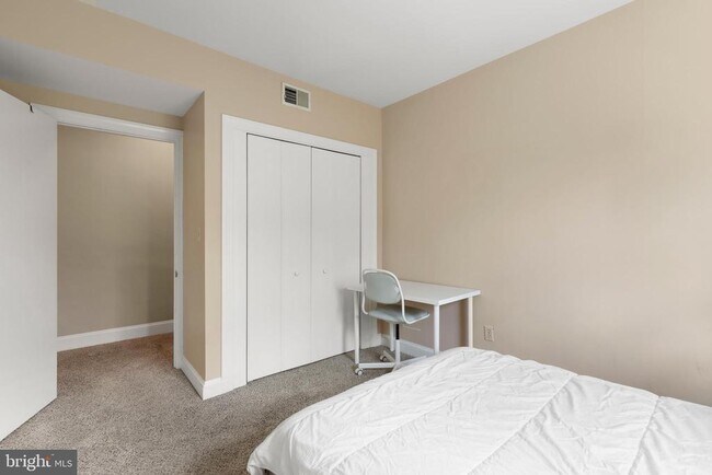 Building Photo - 1435 Bolton St