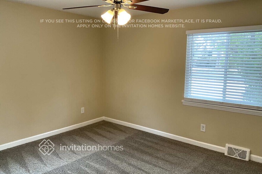 Building Photo - 1300 Shannonhouse Dr