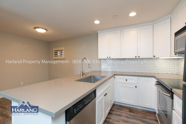 Building Photo - 7514 Girard Ave