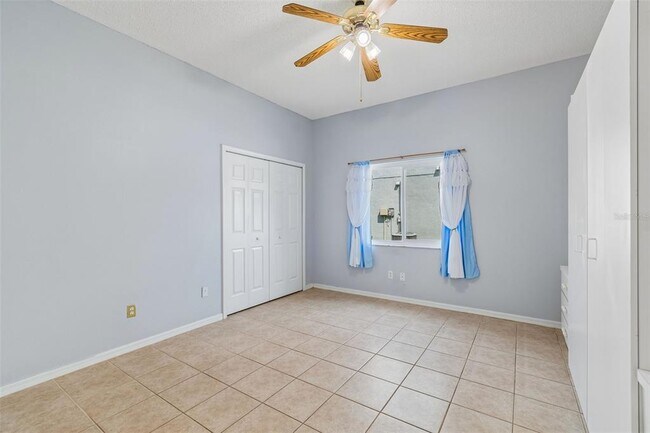 Building Photo - 12803 Longcrest Dr