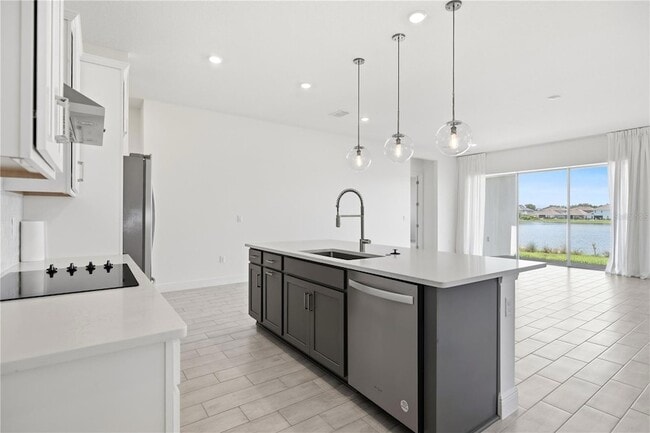 Building Photo - 13589 McMillan Dr