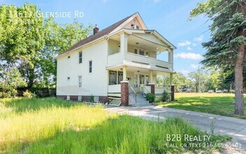 Building Photo - Charming 2-Bedroom Property in Prime Location