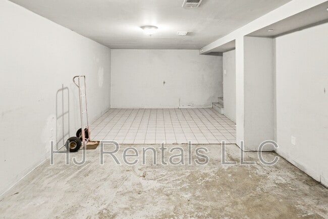 Building Photo - 1738 Bradshaw Dr