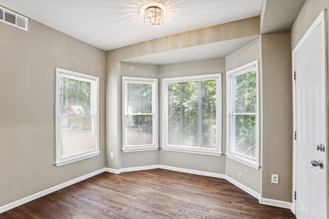 Building Photo - 845 Highmeade Dr