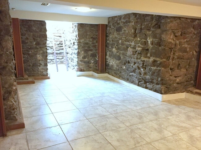 Building Photo - 529 Dunkirk Rd