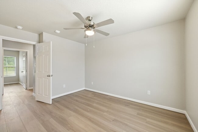 Building Photo - 254 Plez Morgan Dr