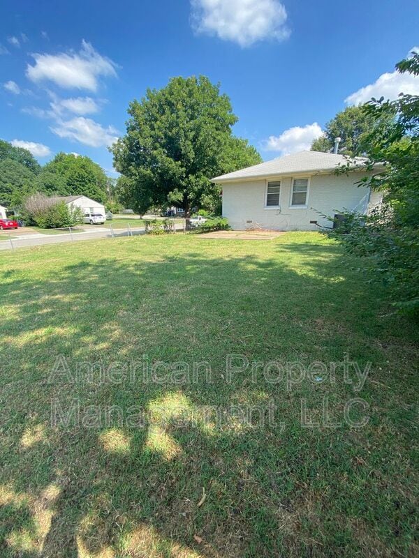 Building Photo - 2505 S Quebec Ave