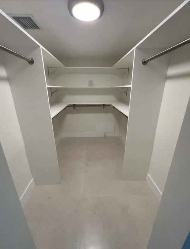 Building Photo - 2244 Spanish Trail