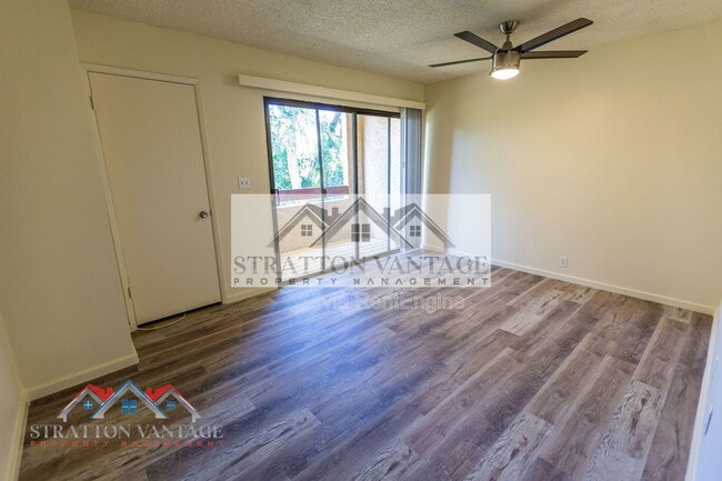 Building Photo - 2165 E University Dr