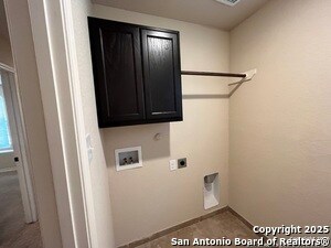 Building Photo - 6866 Lakeview Dr.