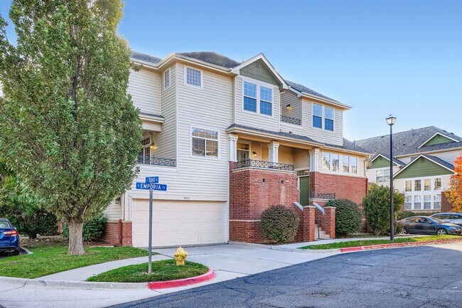 Primary Photo - Spacious 3-Bedroom Townhome in Prime Denve...
