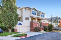 Building Photo - Spacious 3-Bedroom Townhome in Prime Denve...