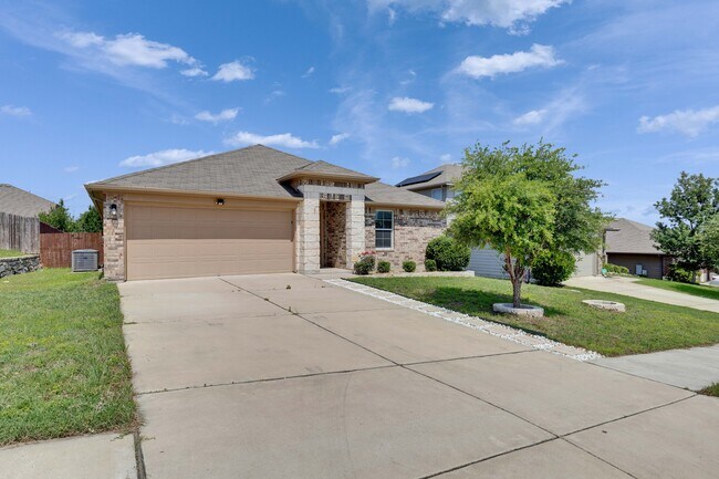 Building Photo - 116 Leona River Trl