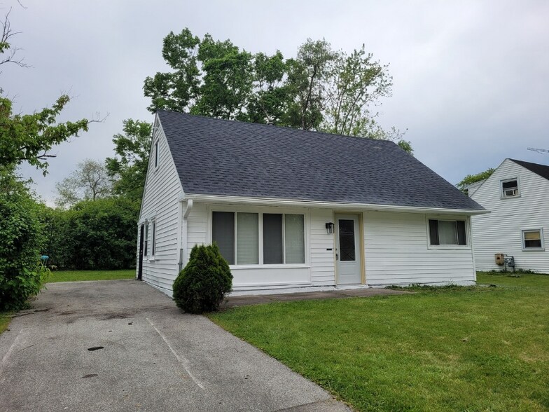 Primary Photo - 275 Arrowhead St