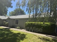 Building Photo - 1636 Leonard Rd