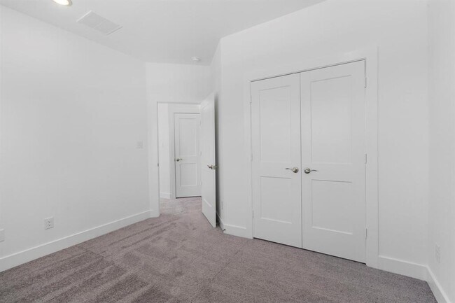 Building Photo - 1326 Shaded Rock Dr