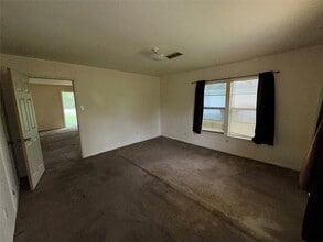 Building Photo - 2570 Stadium Dr