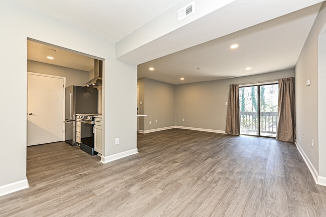 Building Photo - 5020-E Sardis Rd