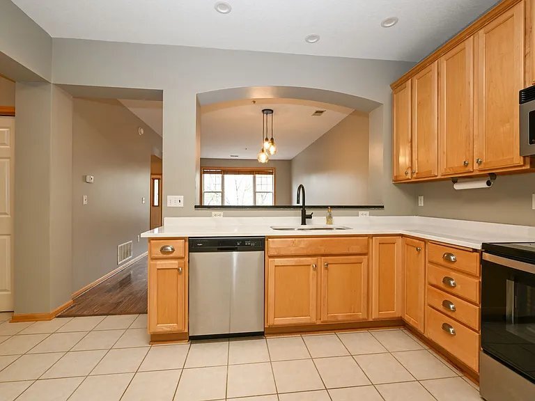 Building Photo - 770 Wisconsin Ave N