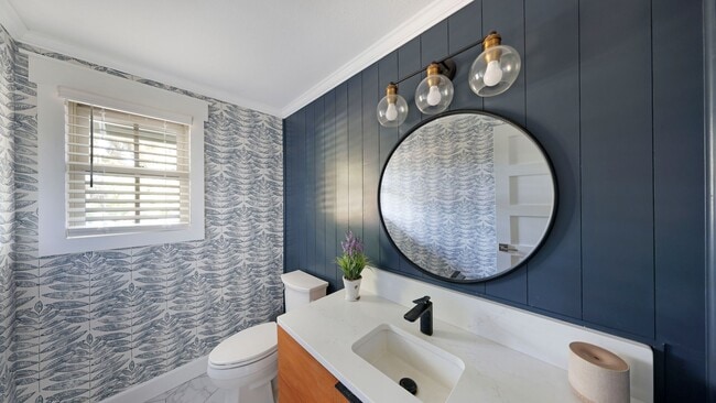 Building Photo - 3 Bed 2.5 Bath - Exceptional Condition - P...