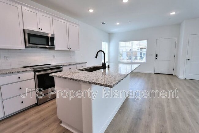 Building Photo - 4266 Aura Way