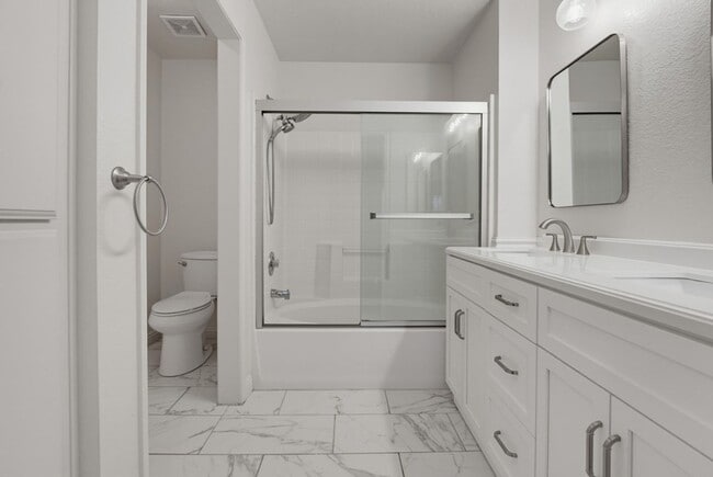 Building Photo - 500 Lands End Way