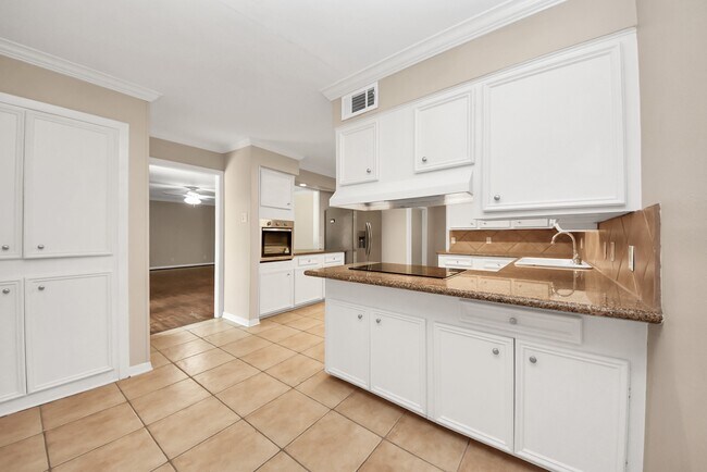 Building Photo - 4422 Nenana Dr