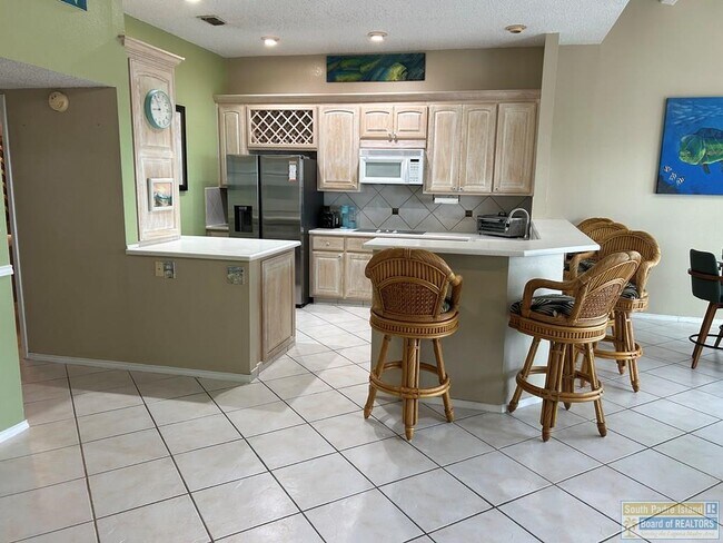 Building Photo - 1342 Harbor Island Dr