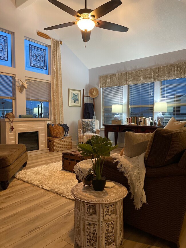 Building Photo - 971 Kent Dr