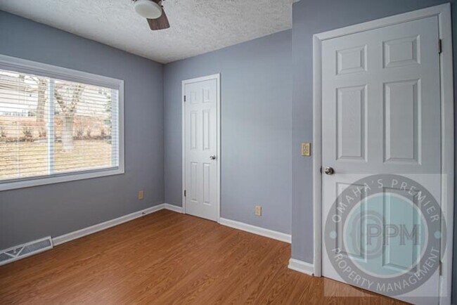 Building Photo - 1/2 OFF OF FIRST MONTH'S RENT! | Modern 3 Bd/2Ba Home | Near Aksarben
