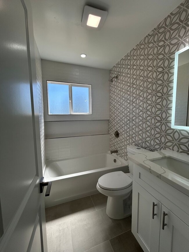 Building Photo - Newly remodeled 3 Bedroom 1 Bath House