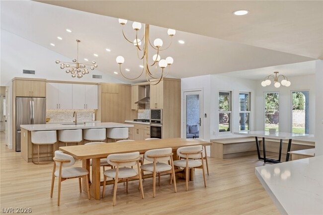 Building Photo - 4045 W Mardon Ave