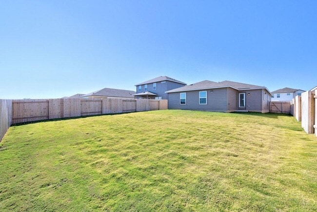 Building Photo - 140 Honey Bee Rd