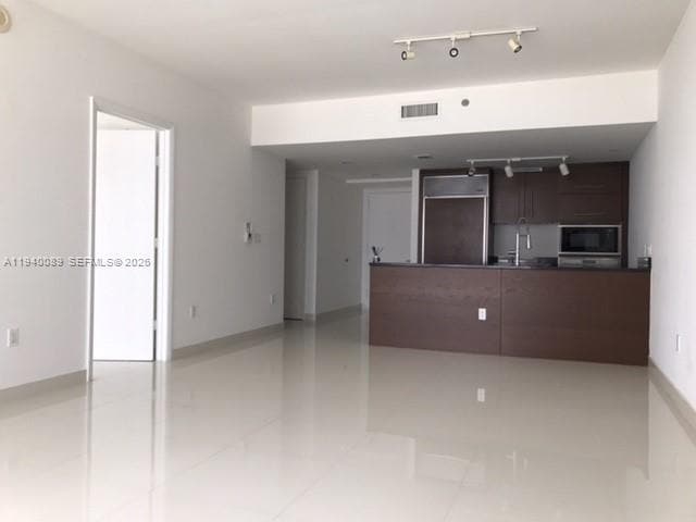 Building Photo - 475 Brickell Ave