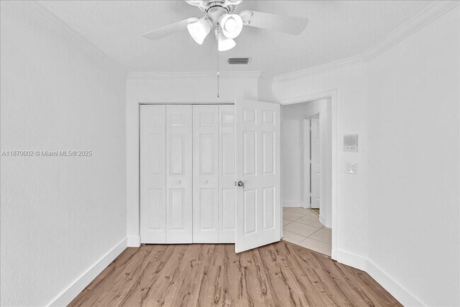 Building Photo - 5650 NW 40th Terrace