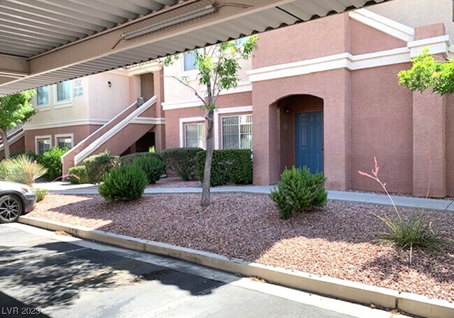 Building Photo - 352 Pine Haven St