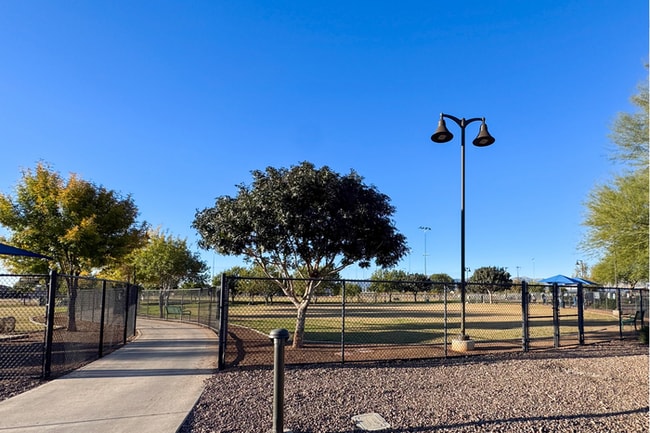Building Photo - 3Bed/2Bath Home at Cotton Ln/Greenway Rd! $199 MOVE-IN SPECIAL! Ready for Immediate Move-In!