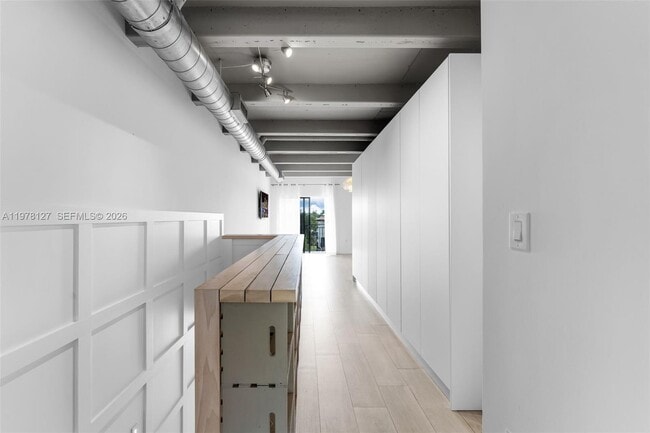 Building Photo - 6901 Edgewater Dr