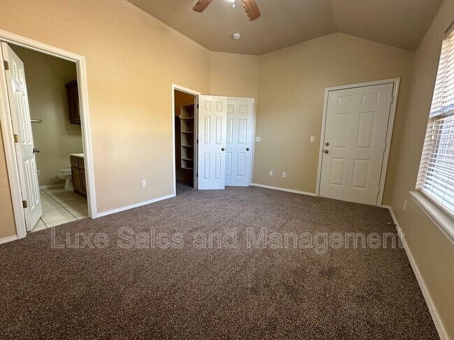 Building Photo - 706 Rockridge Cir