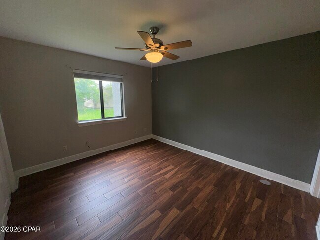 Building Photo - 116 Christie Ln