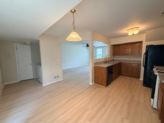 Building Photo - 729 Serendipity Dr