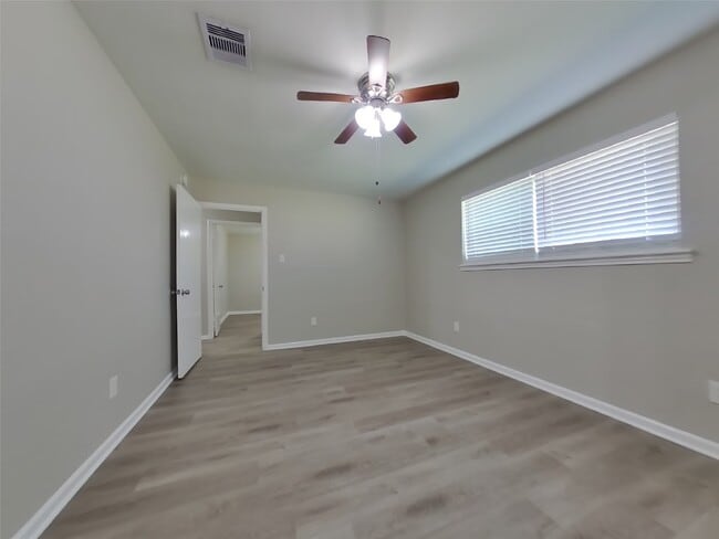 Building Photo - 10406 Kirkwren Dr