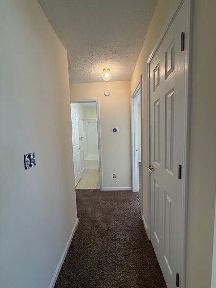 Building Photo - 3982 S Cramer Cir
