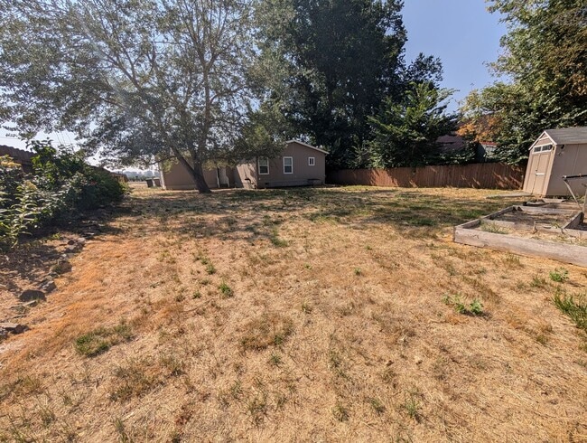 Building Photo - 1120 Linn Way